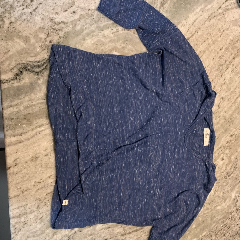 Hollister top
